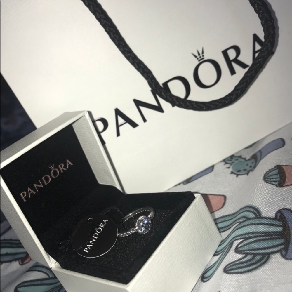BRAND NEW PANDORA RING